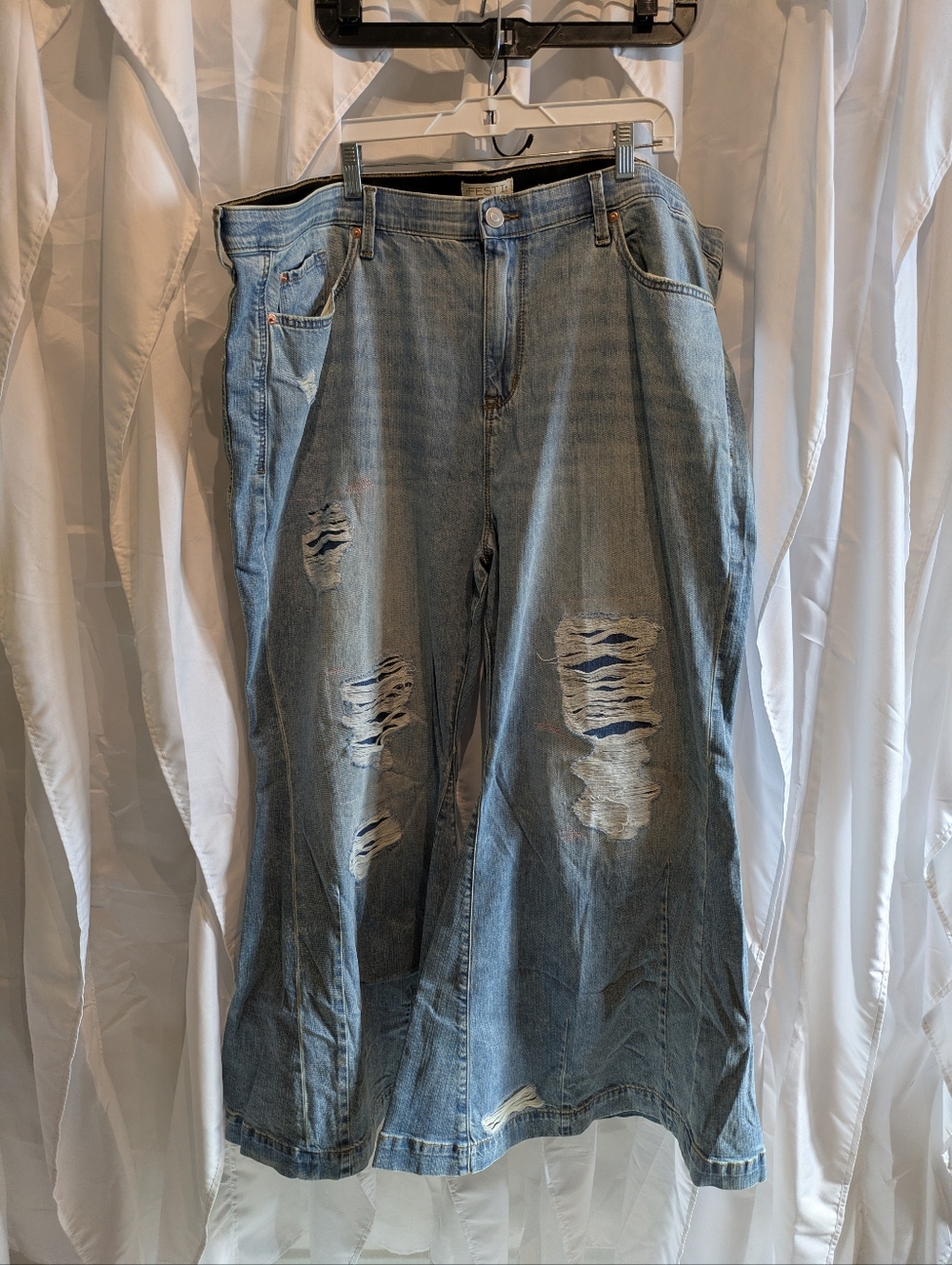 B2 NWT Torrid Super Flare Rip & Repair High Rise Jeans - Size 24S